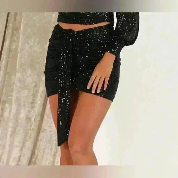 NWT Lioness Diamonds In The Sky Mini Skirt Black Sequins Party Summer Medium - Picture 1 of 14